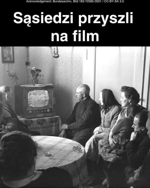 Gdy sąsiedzi przychodzili na film – magia wspólnego oglądania w PRL. c1