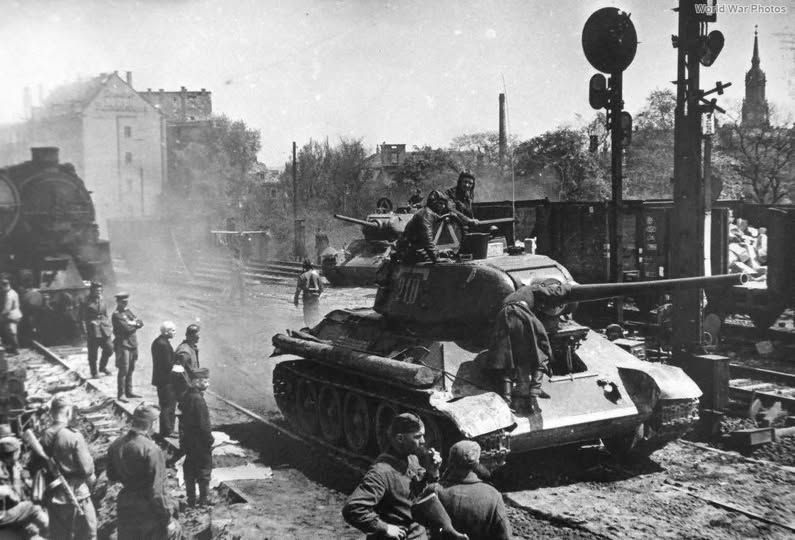 Warum war der sowjetische Panzer T-34/85 der beste Panzer des Zweiten Weltkriegs? Lag es an der Konstruktion? CTDE